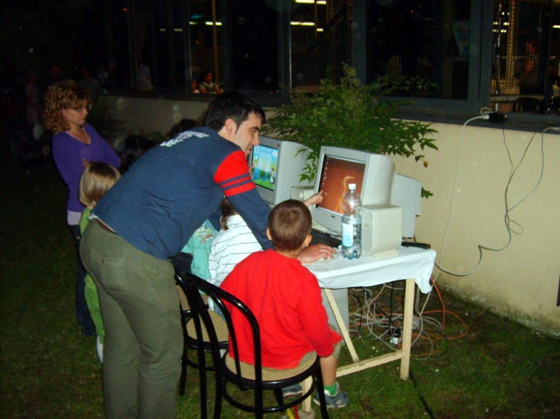 File:Nikday08 5.jpg