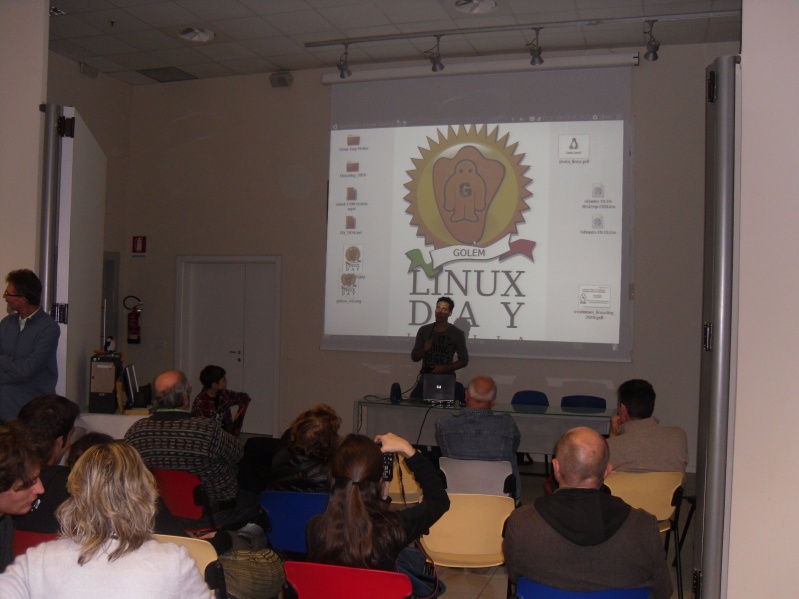 File:Linuxday golem 2010 15.jpg