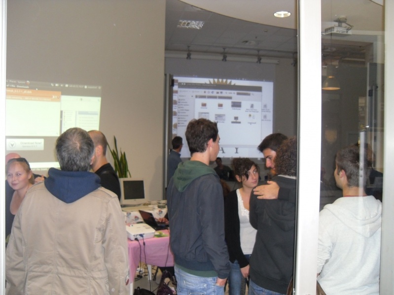 File:Linuxday golem 2010 17.jpg