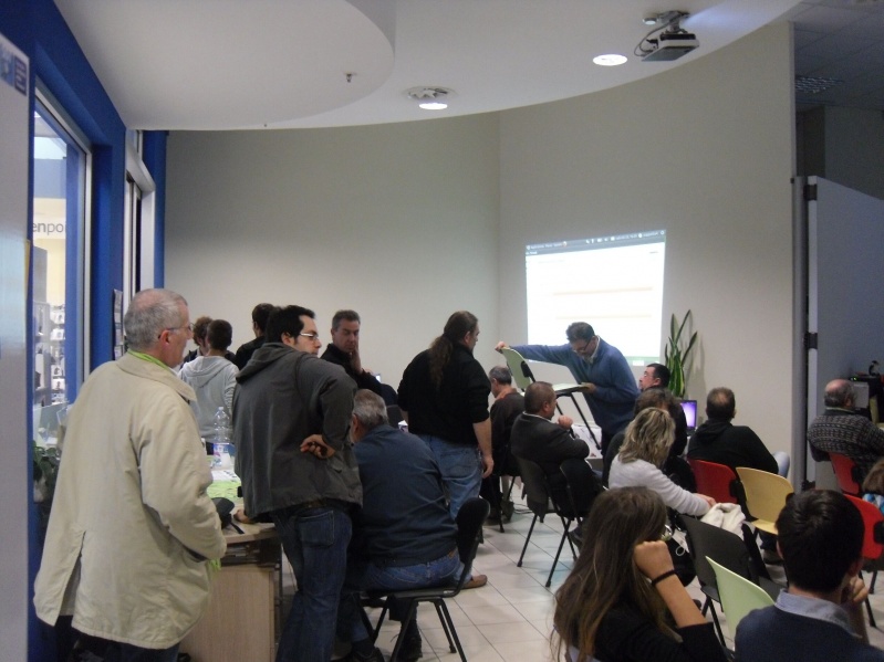 File:Linuxday golem 2010 18.jpg