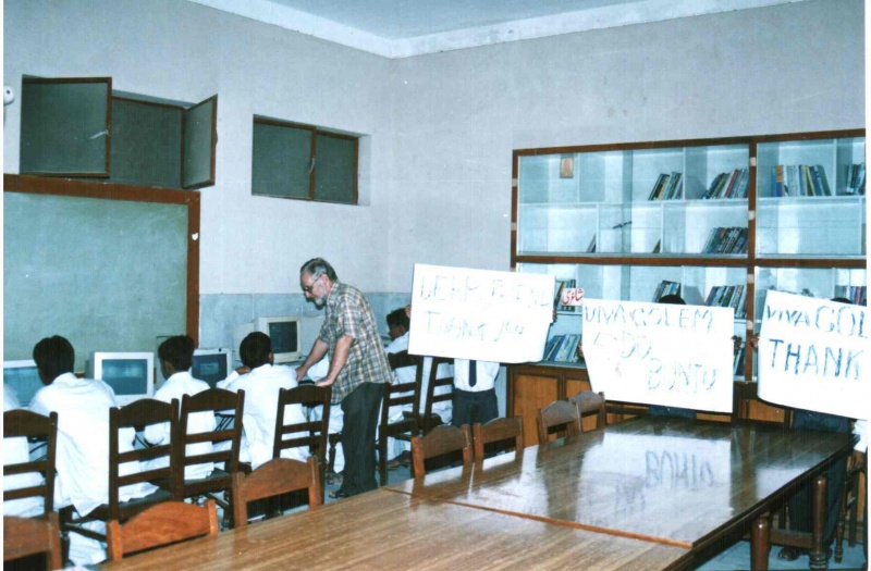 File:Primamedia.jpg
