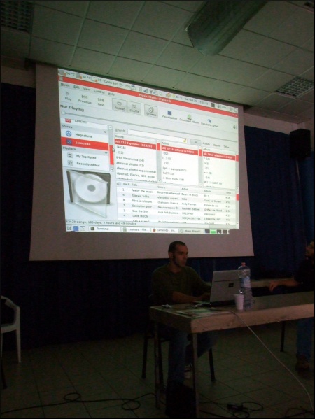 File:RythmandBoxno.jpg