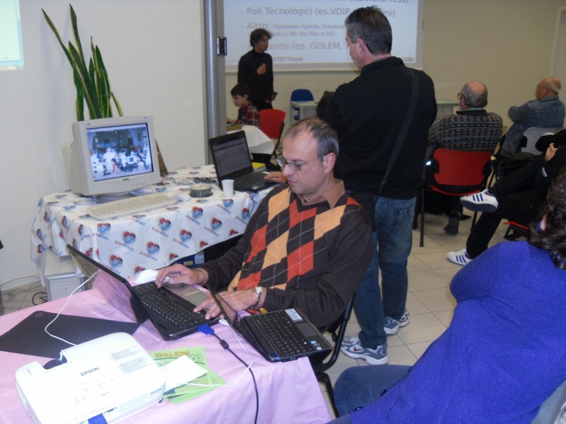 File:Linuxday golem 2010 13.jpg